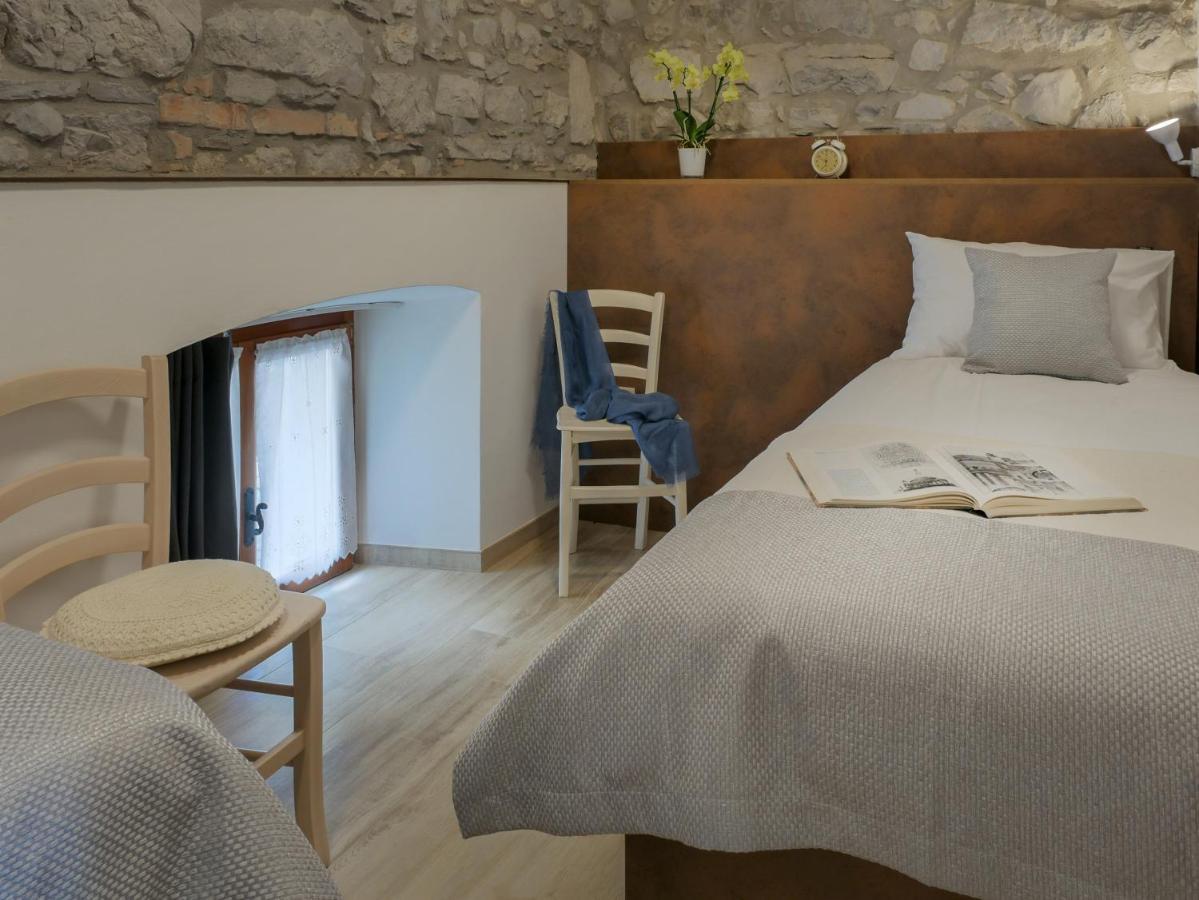 Apartmaji In Sobe Odlicna Hisa Štanjel Buitenkant foto