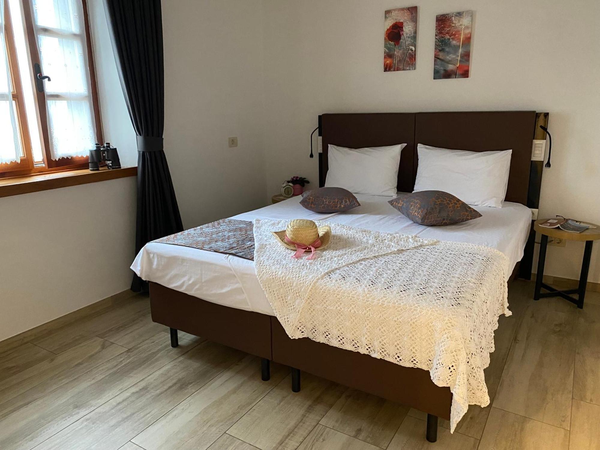 Apartmaji In Sobe Odlicna Hisa Štanjel Buitenkant foto